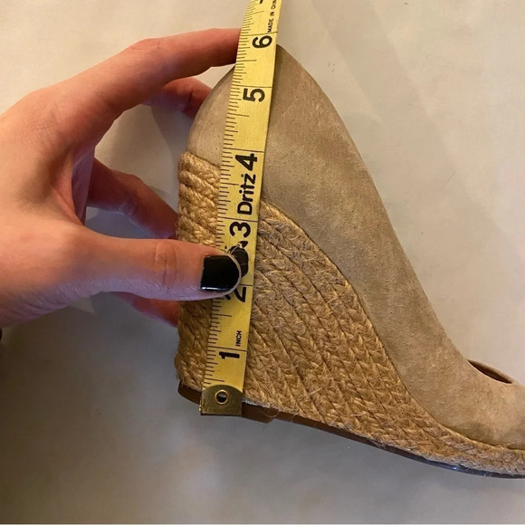 Schutz Espadrille Wedges Shoes Womens 6.5 Nude Tan Neutral Suede Heels Round Toe - Picture 9 of 9